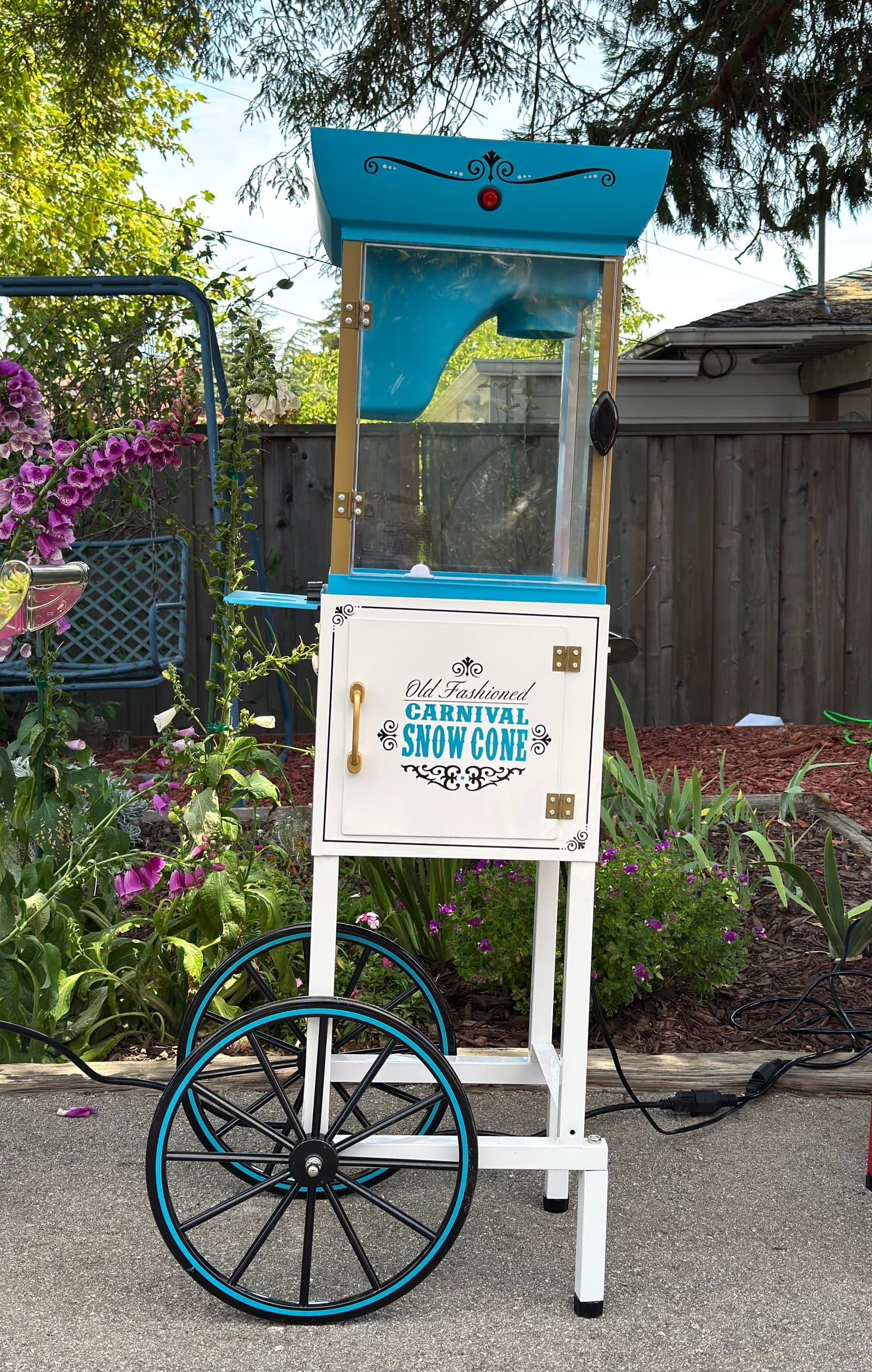 Snow Cone Machine — photo 1 of 2